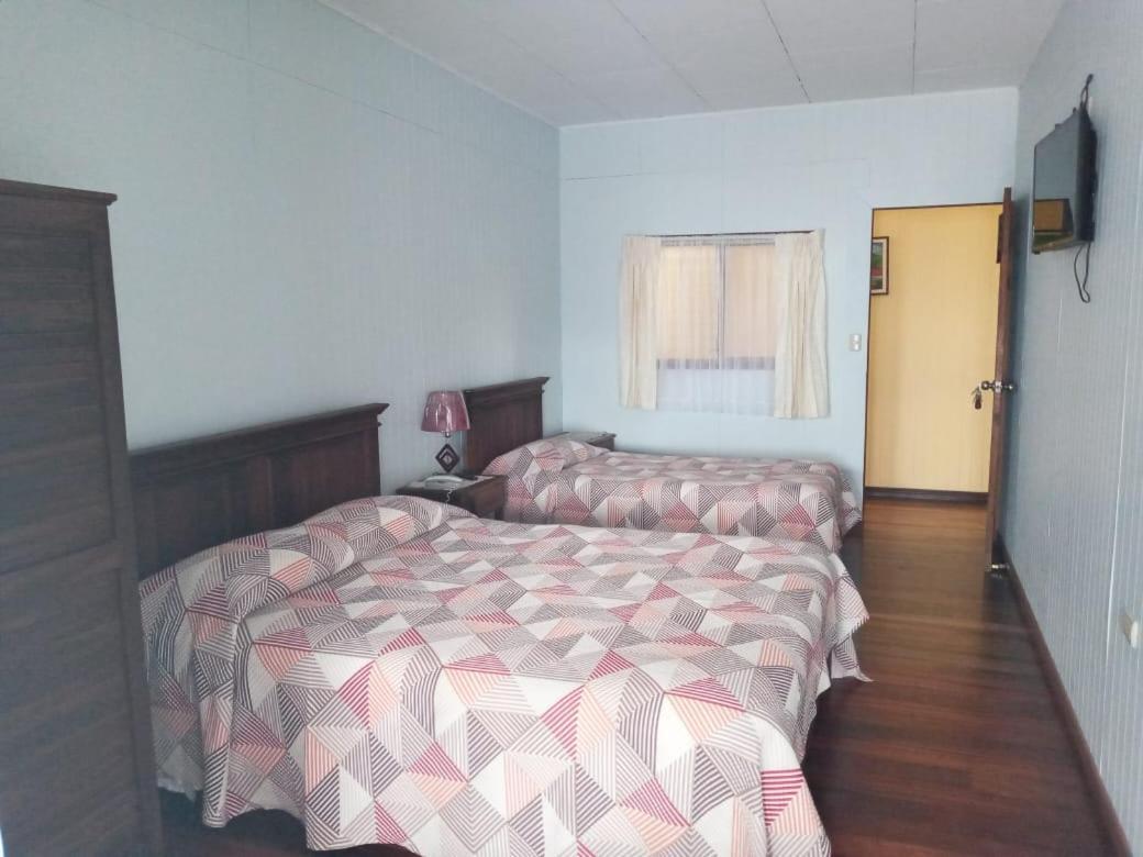 Hotel Las Brumas Cartago Exterior photo