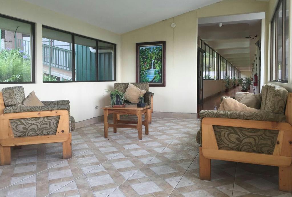 Hotel Las Brumas Cartago Exterior photo
