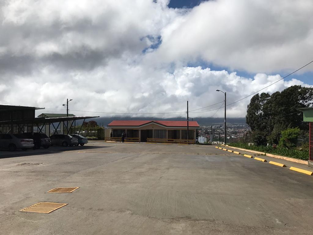 Hotel Las Brumas Cartago Exterior photo