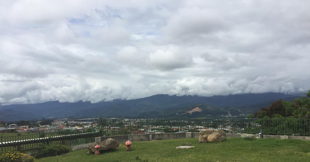 Hotel Las Brumas Cartago Exterior photo