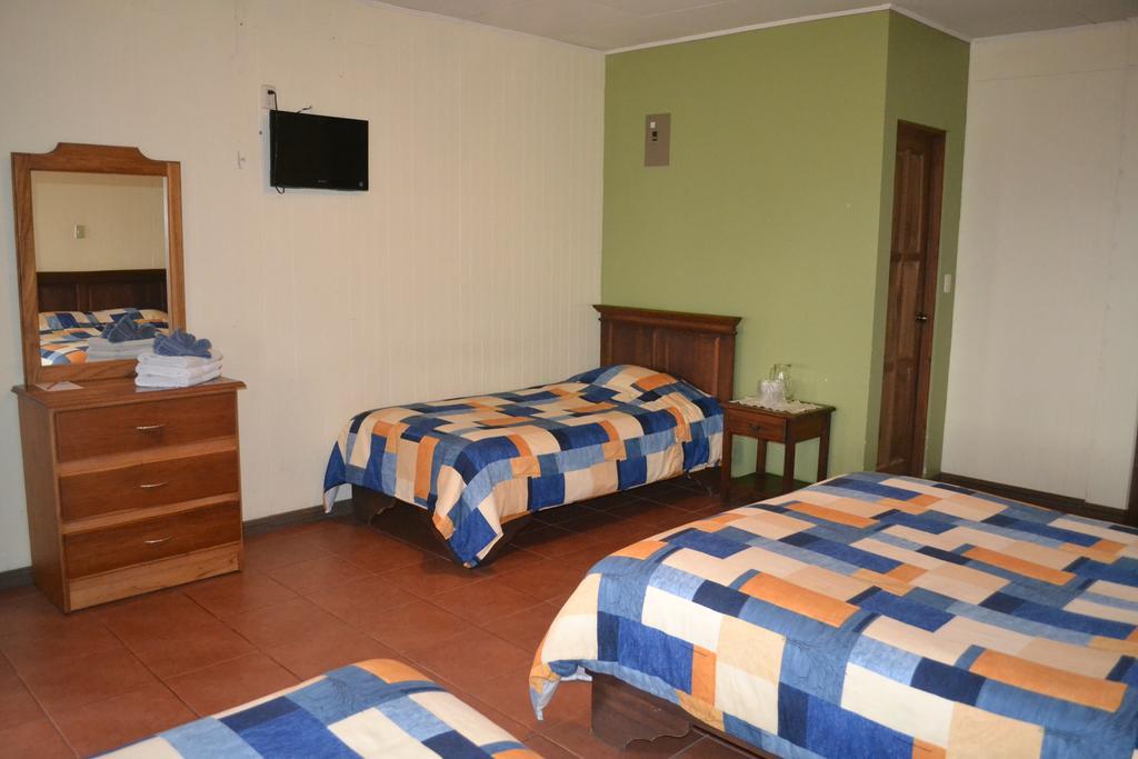 Hotel Las Brumas Cartago Exterior photo