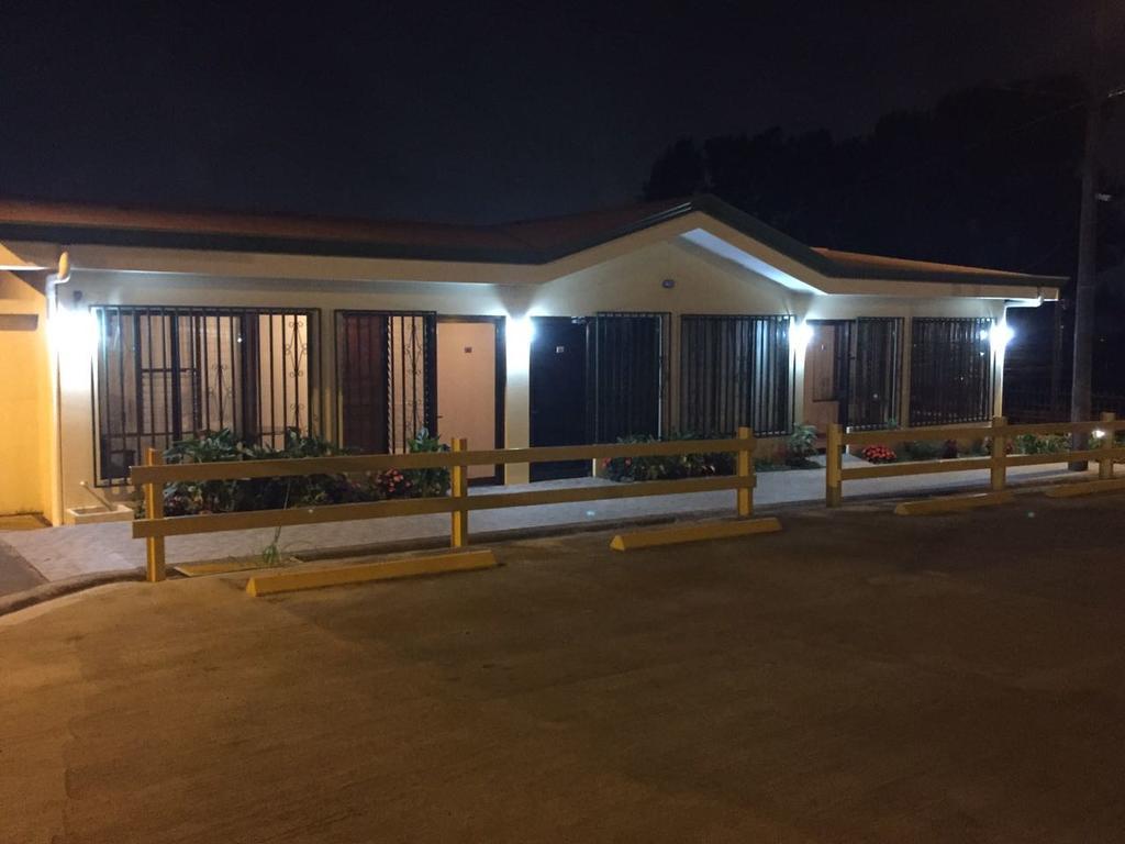 Hotel Las Brumas Cartago Exterior photo