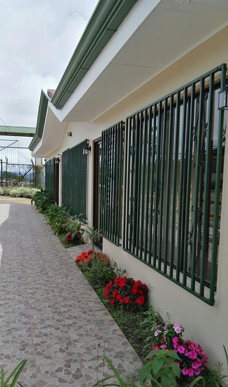 Hotel Las Brumas Cartago Exterior photo
