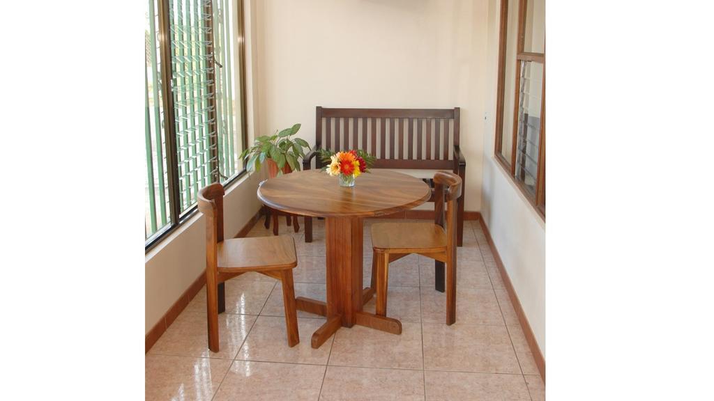 Hotel Las Brumas Cartago Exterior photo