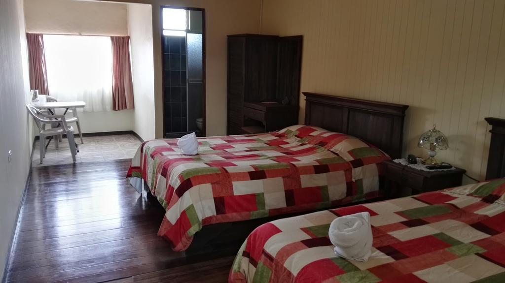 Hotel Las Brumas Cartago Exterior photo
