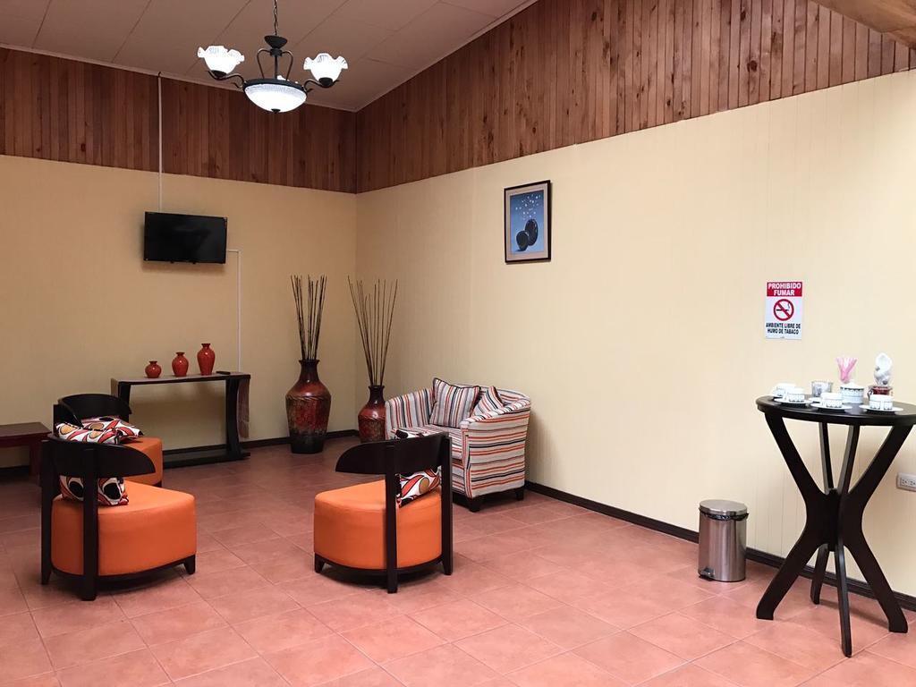 Hotel Las Brumas Cartago Exterior photo