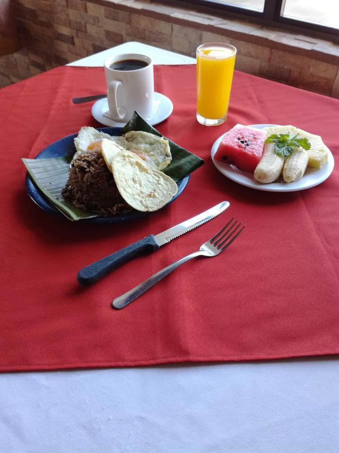 Hotel Las Brumas Cartago Exterior photo