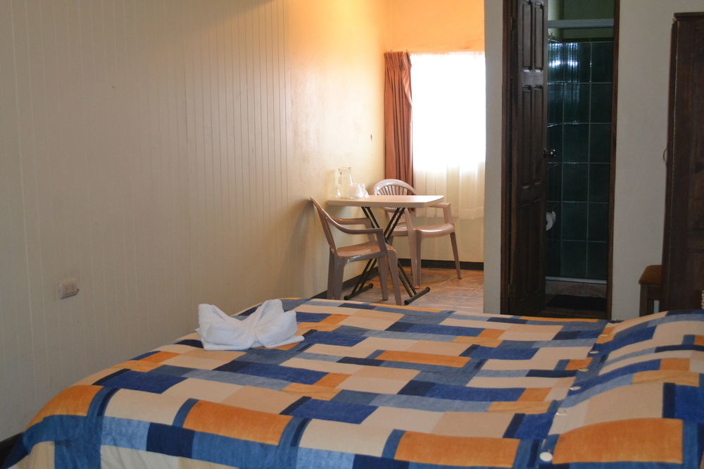 Hotel Las Brumas Cartago Exterior photo