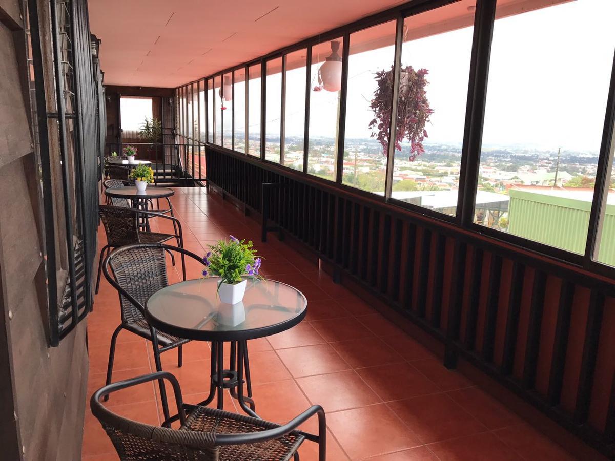 Hotel Las Brumas Cartago Exterior photo